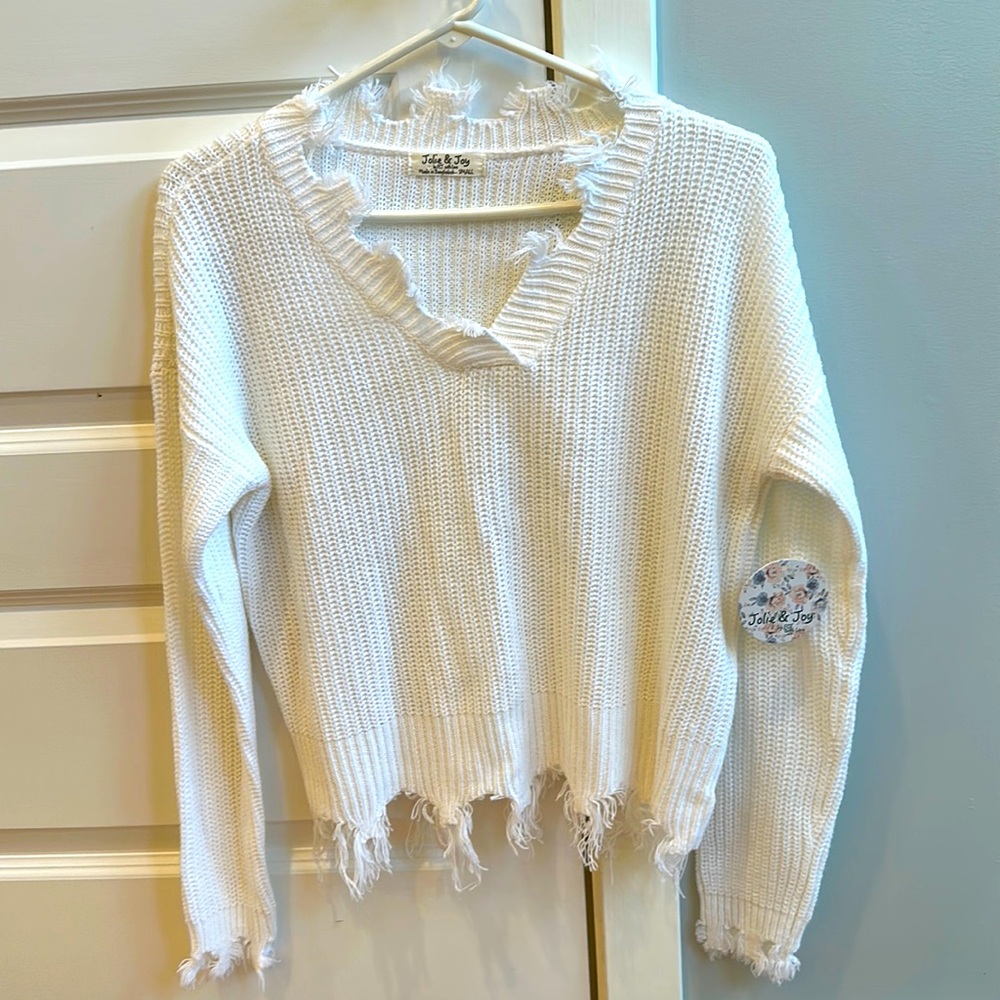 White v neck sweater